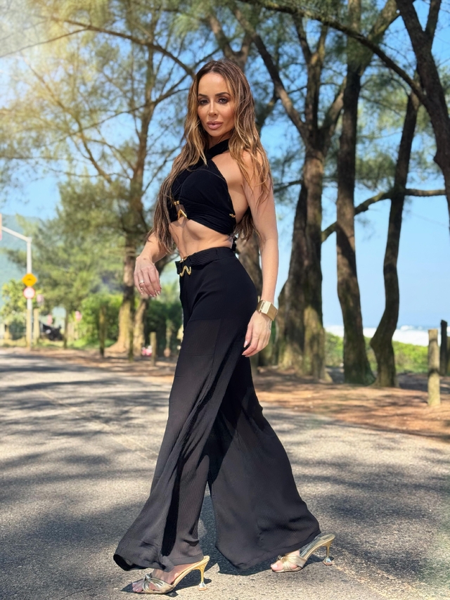 Calça Plisset preta